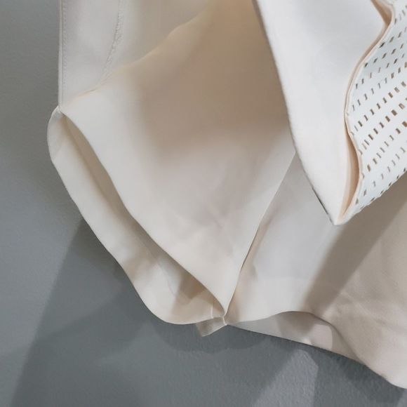 BCBGeneration creme leather skort size 2 - Picture 3 of 5